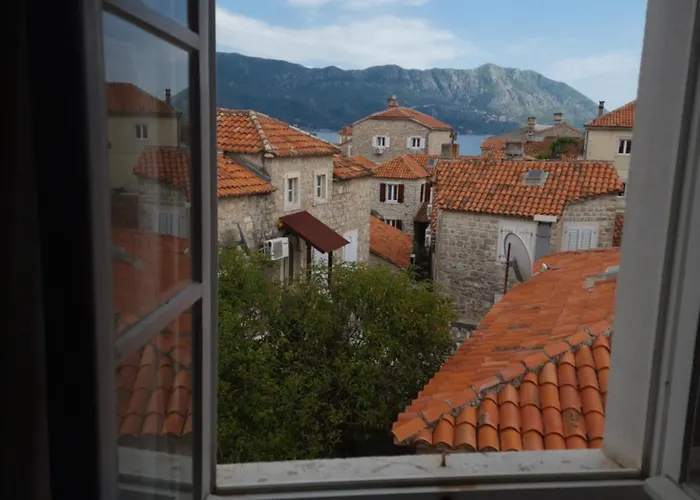 Rooms Dana Old Town Budva